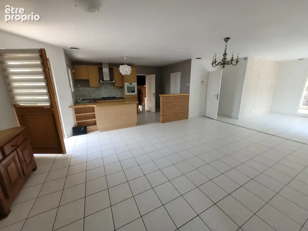  FLEURY Idéale située en bordure de garrigues cette Villa de type V d'une SH 152 m2 sur 3 faces sur un terrain - photo 6