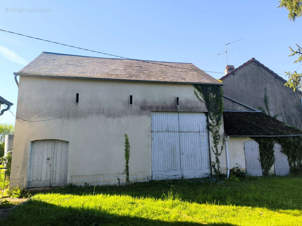 Maison à MONTREUILLON