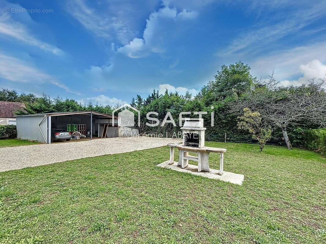 Photo 4 - Maison à LE PONT-CHRETIEN-CHABENET