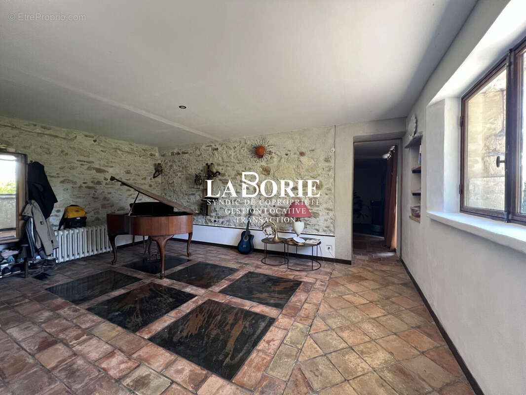 Maison 340 m² à Caderousse  - photo 2