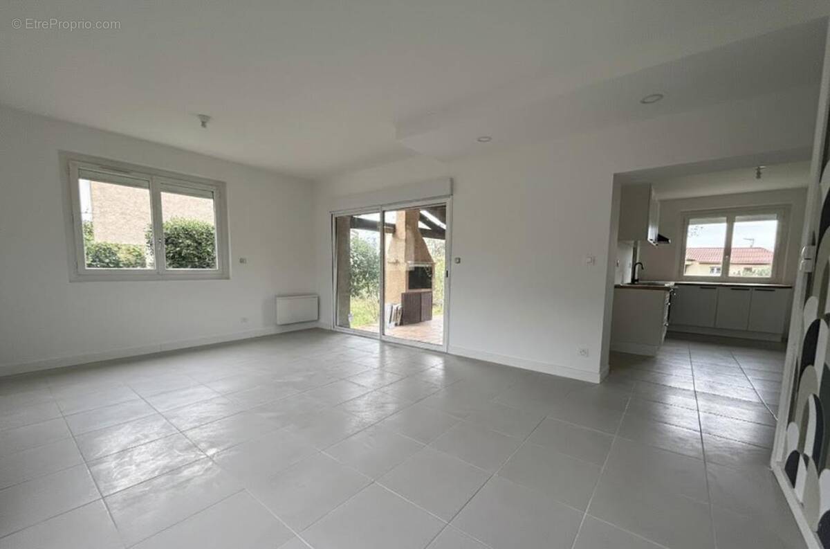 Maison à CASTELGINEST