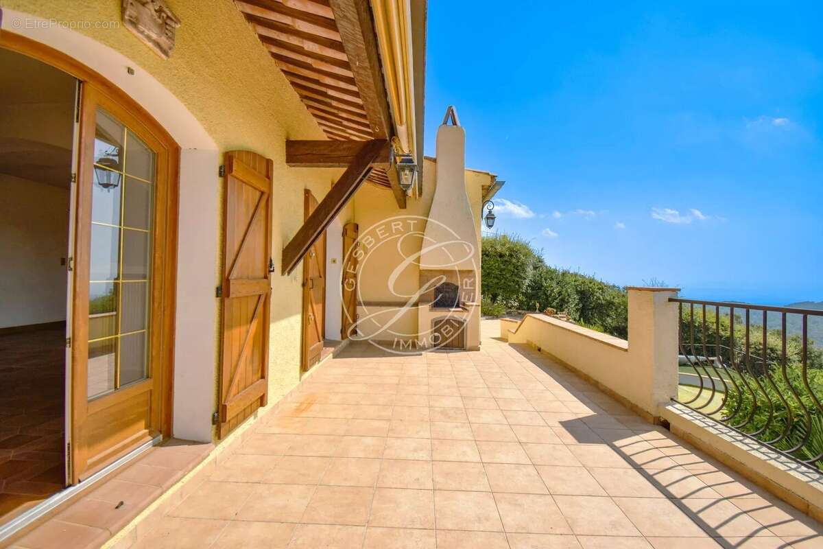 Maison avec vue panoramique et piscine à débordement – Domaine de Saint-Pierre de Tourtour - photo 30