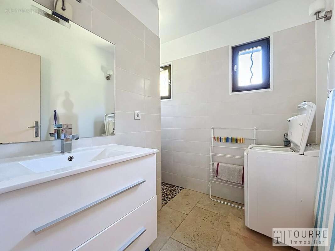 Maison à MEJANNES-LE-CLAP