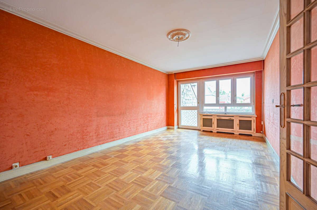 Appartement à SAINT-MAUR-DES-FOSSES