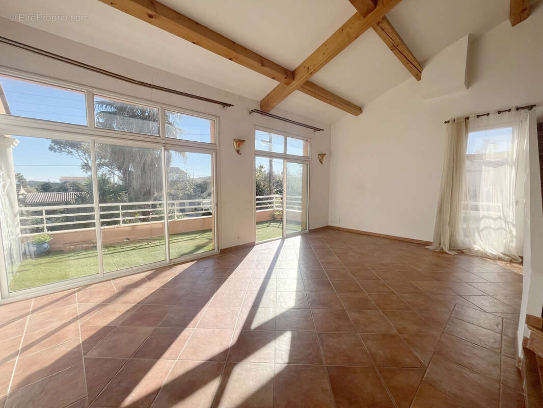 Appartement à HYERES