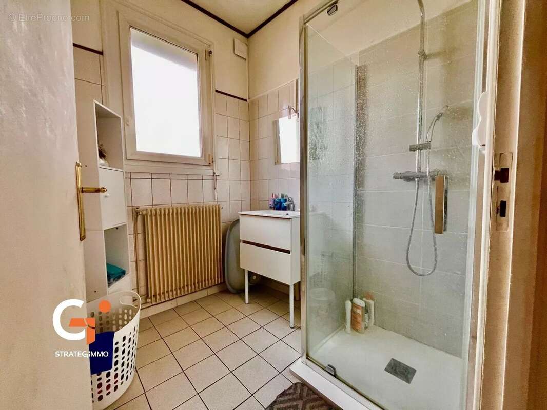 Maison à SAINT-ETIENNE-DU-ROUVRAY