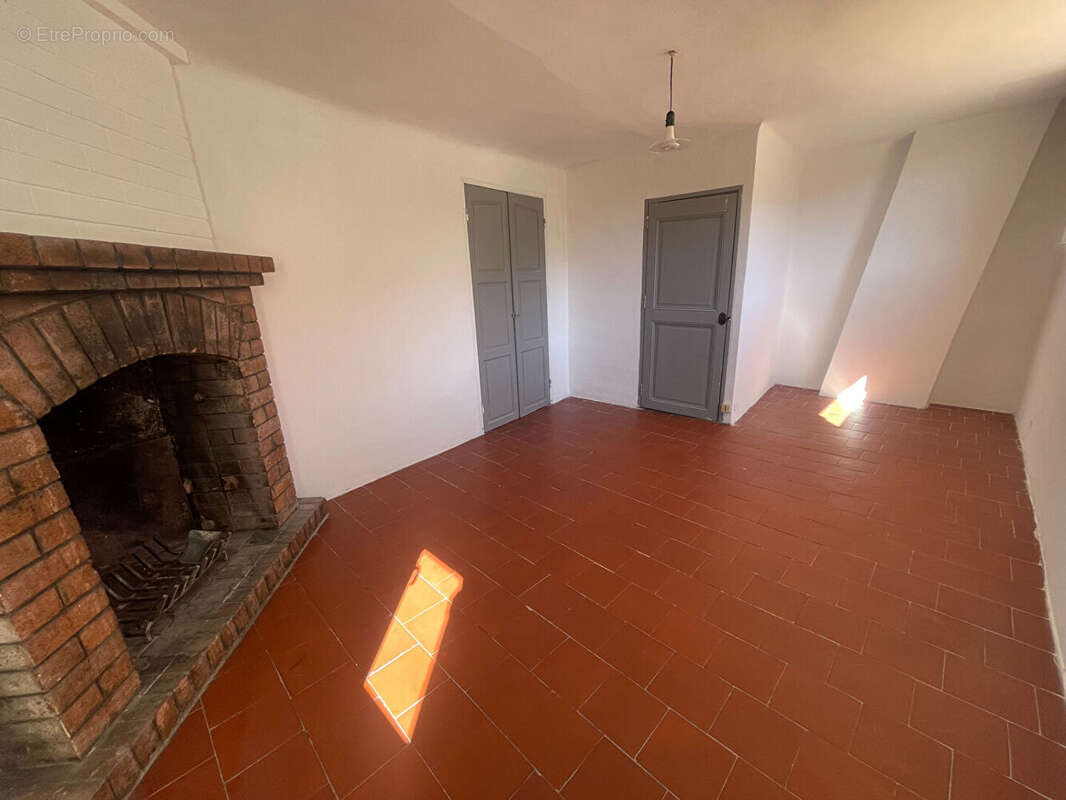 Maison à VAUVENARGUES