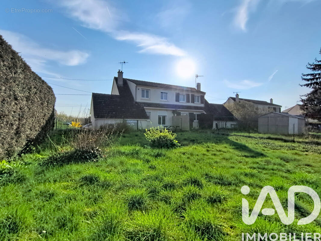 Photo 1 - Maison à NEUILLY-SAINT-FRONT