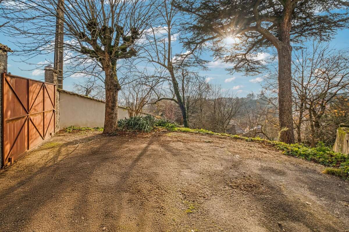 Maison de 260m2 - 1000m2 de terrain - Stationnement - photo 21