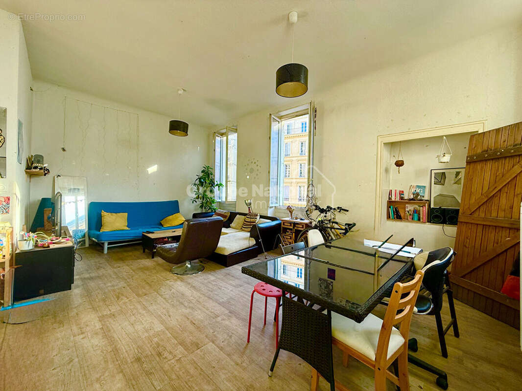 Appartement à MARSEILLE-1E
