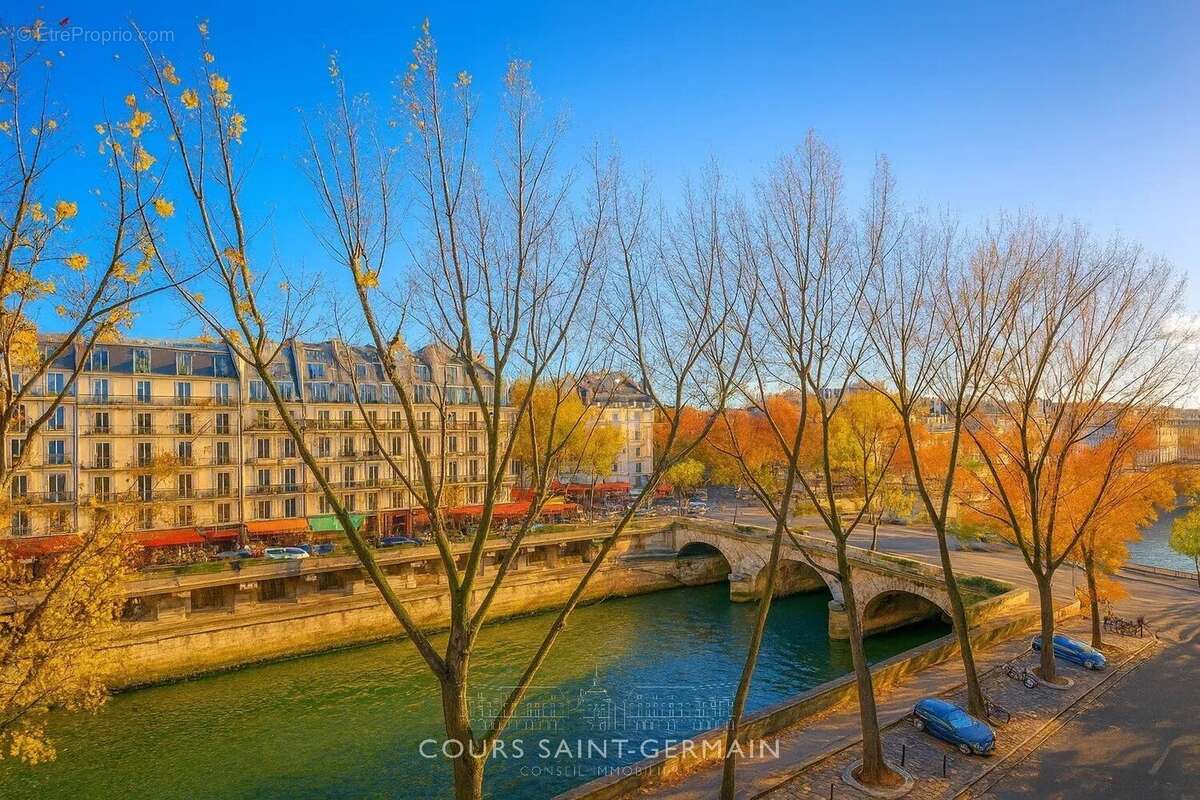 Appartement à PARIS-4E