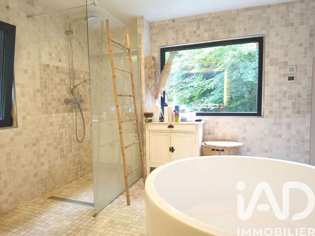 Maison 164 m² à Saint-Arnoult-En-Yvelines  - photo 6