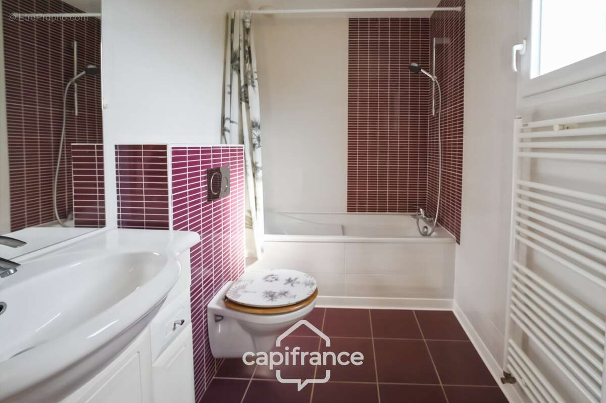 Maison de plain-pied, 3 chambres, véranda, piscine chauffée et jardin paysager – Courlaoux, à 10 min de Lons-le-Saunier (39000) - photo 6