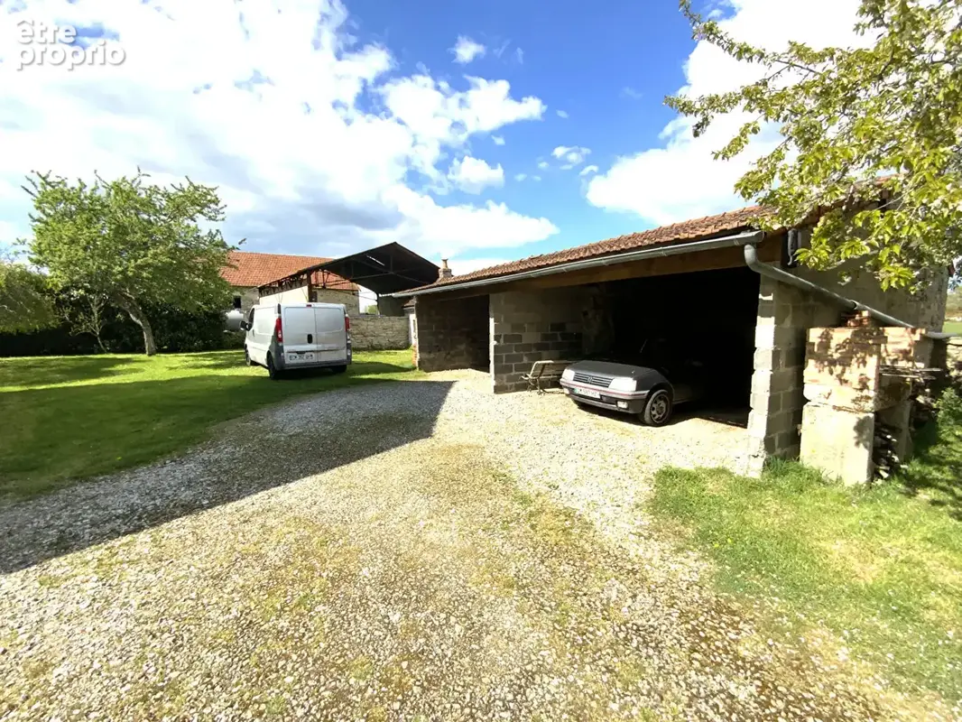 AUXY - Maison de village de 139 m² hab. (3 chambres) avec double garage et dépendance. - photo 12