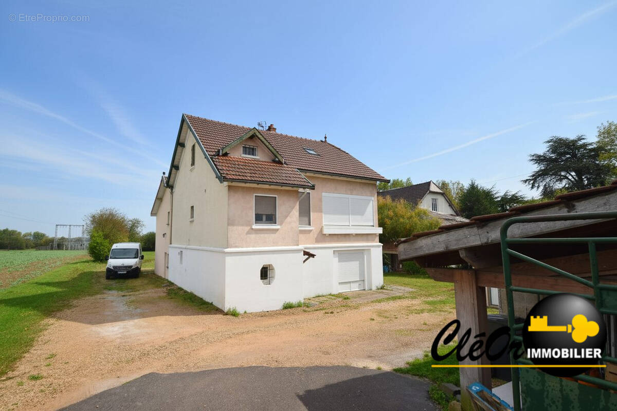 Maison à SENNECEY-LE-GRAND