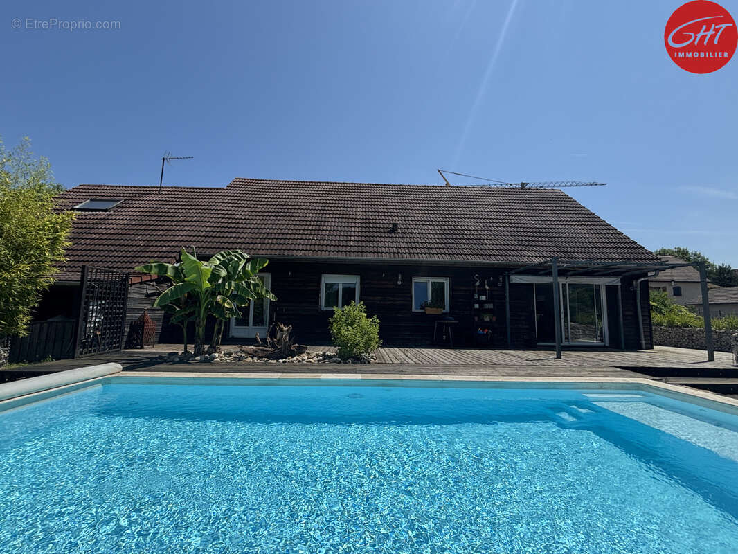 Maison à RIOZ