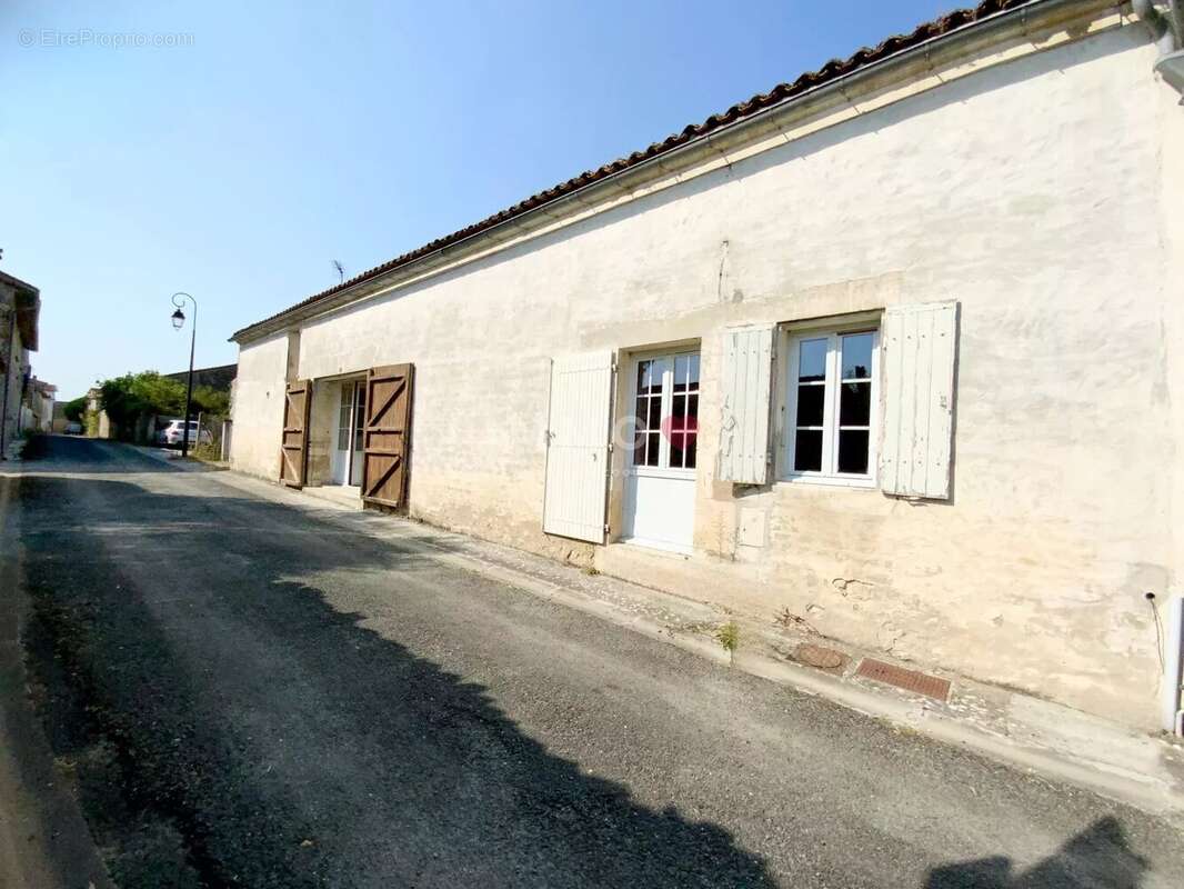 Maison à BEAUVAIS-SUR-MATHA