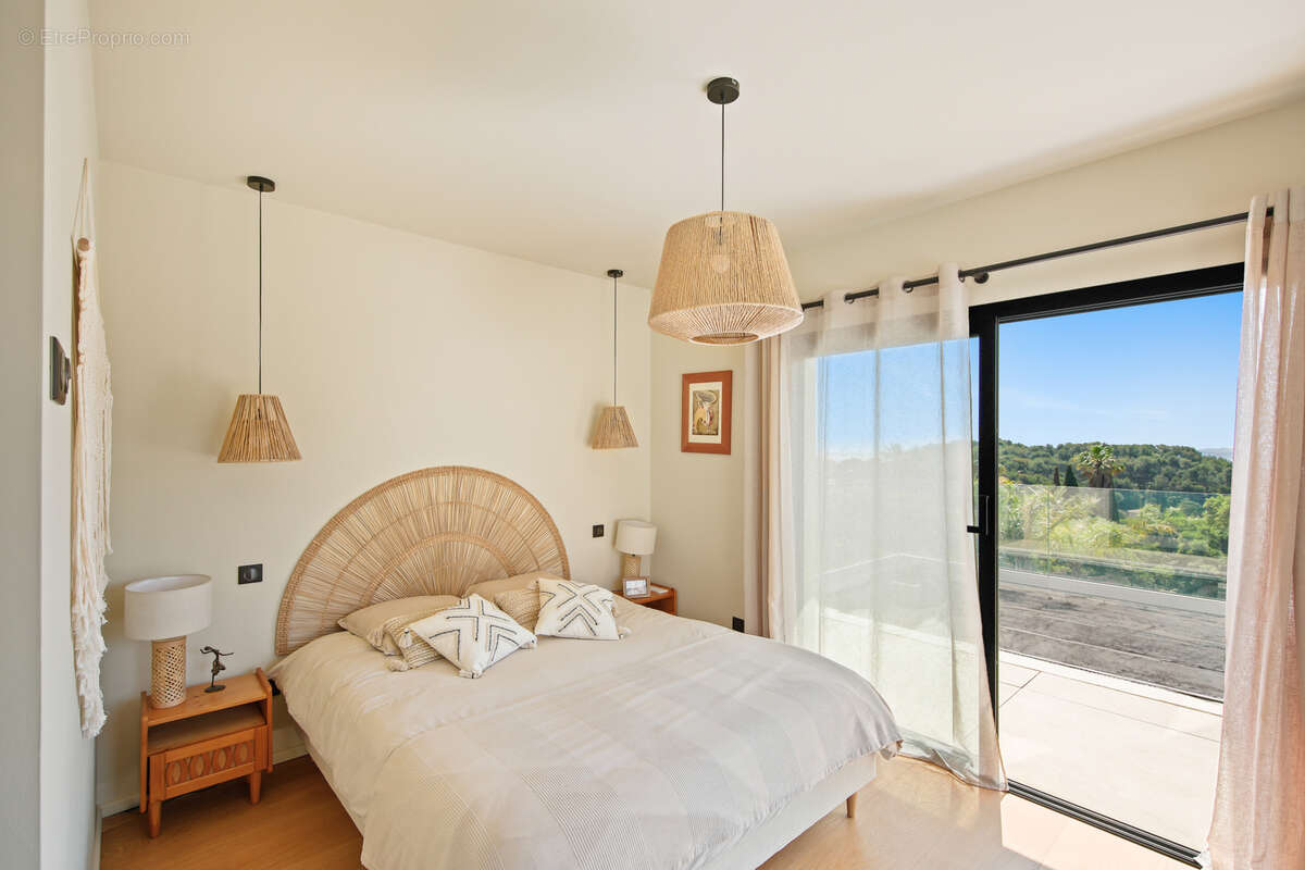 Maison à CARQUEIRANNE