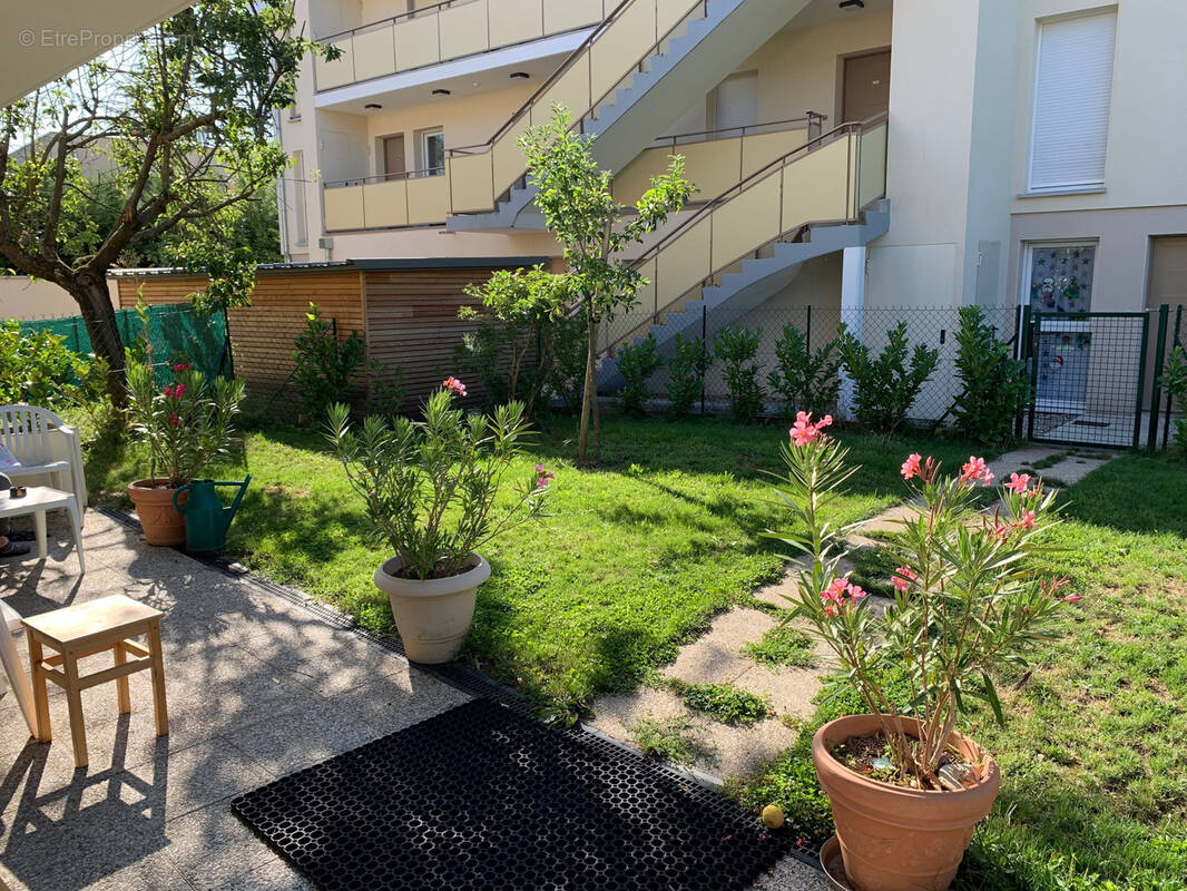 Appartement à CHARBONNIERES-LES-BAINS