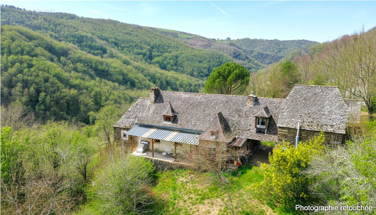 MAISON de caractère T5 + Dépendances + 5.3 ha - photo 3