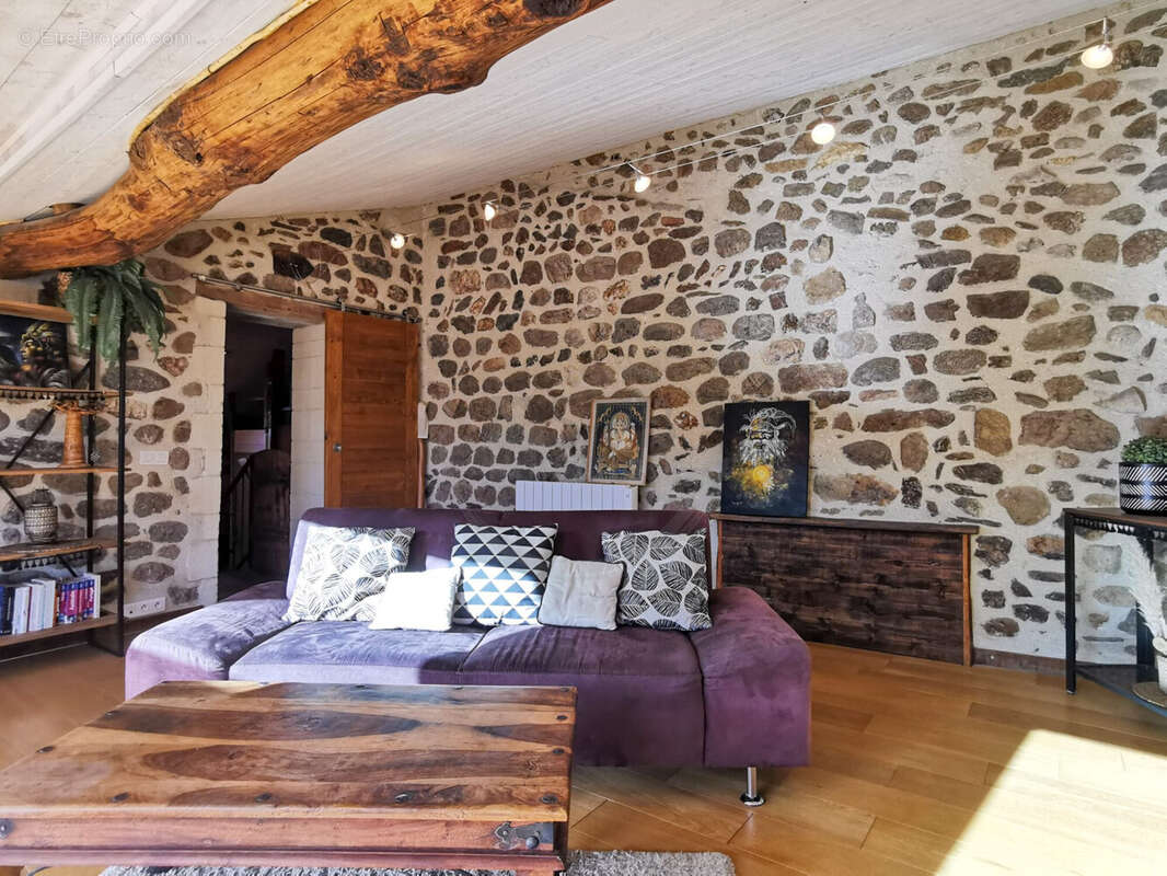 Maison à LES OLLIERES-SUR-EYRIEUX