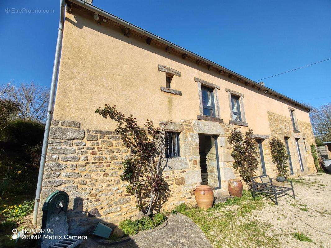 Maison en campagne de 160 m² à ST JUVAT - photo 3