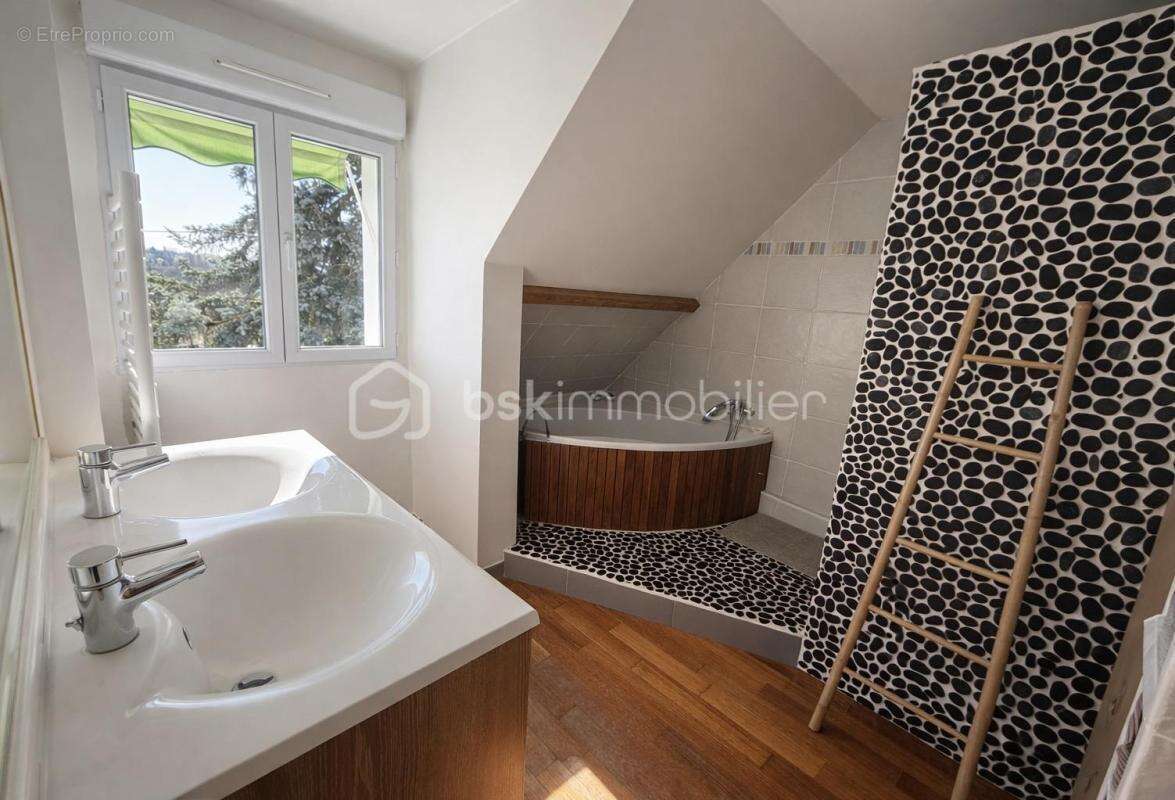  Maison familiale 150 m² – Jardin paysagé – Emplacement idéal!! - photo 15