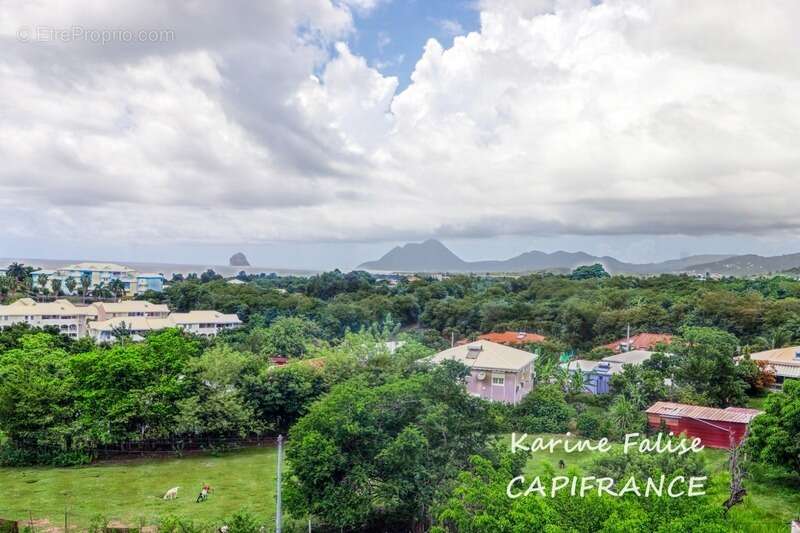 Appartement à SAINTE-LUCE