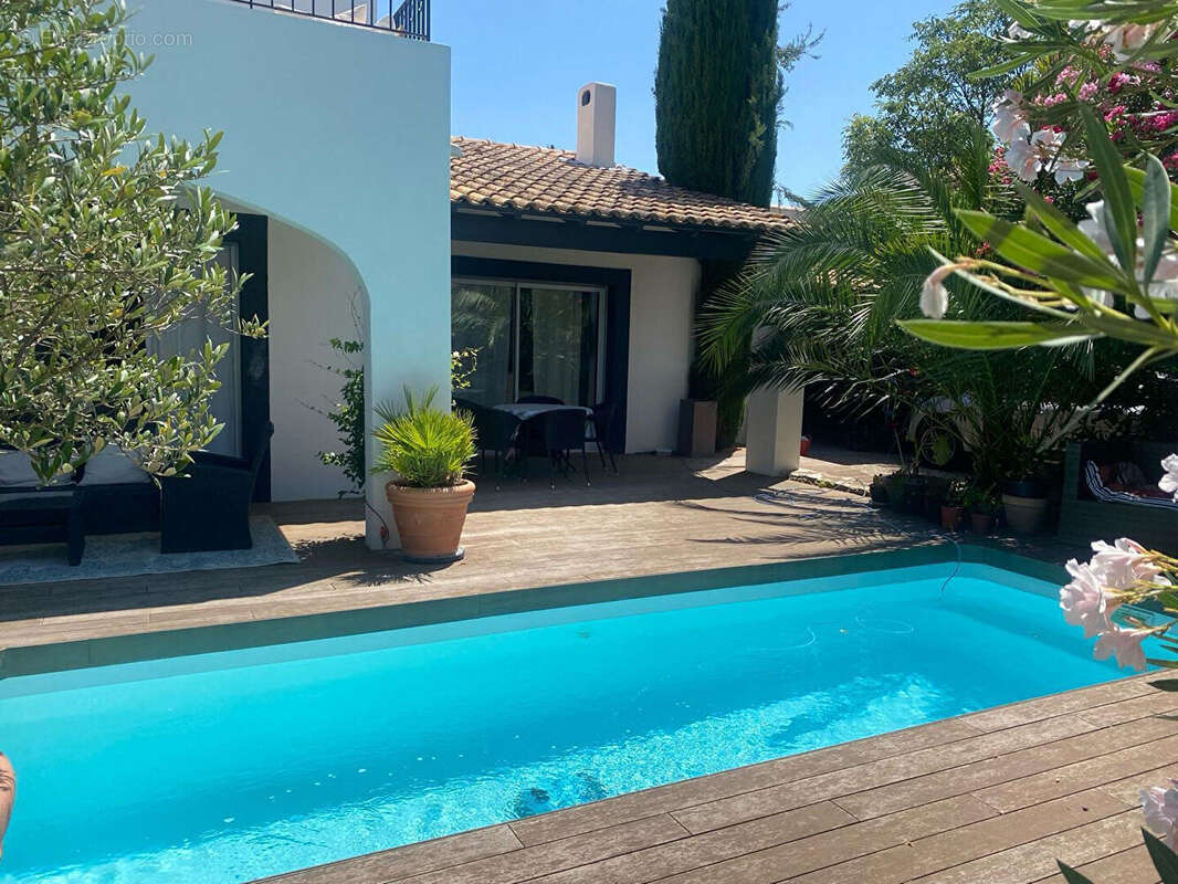 Maison à LES ANGLES