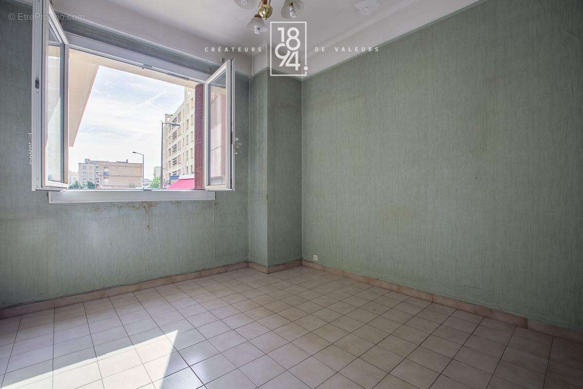 Appartement à MARSEILLE-2E