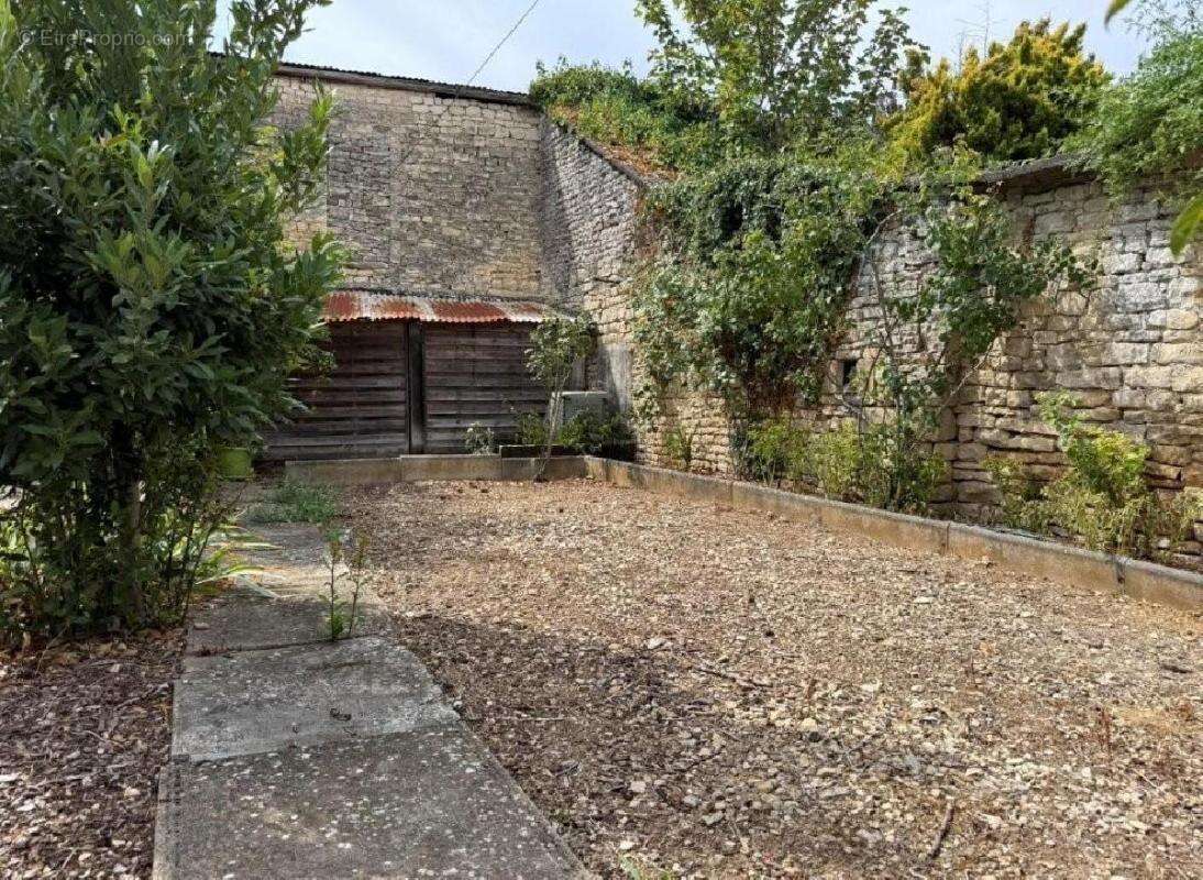 Maison 151 m² à Villefagnan  - photo 3