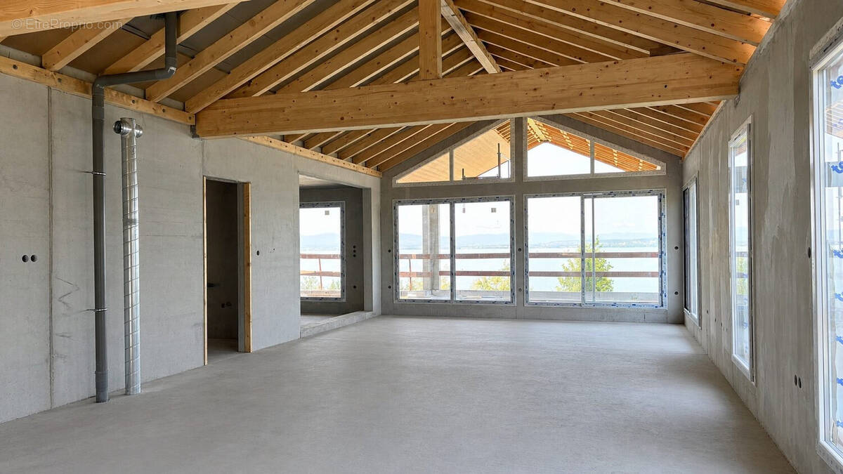 Appartement à NEUVECELLE