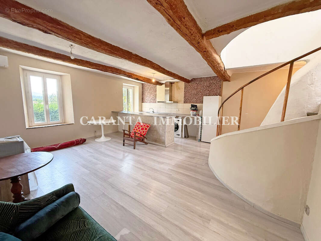 Vente Maison de village 5 pièces plan de la tour avec jardin composée de 2 appartements - photo 3