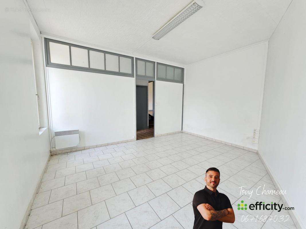 Commerce à SAVIGNY-SUR-BRAYE