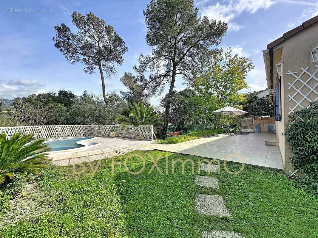 Maison à ROQUEFORT-LES-PINS