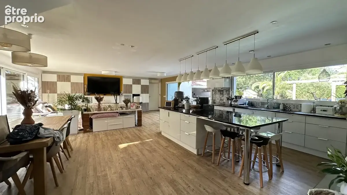 Propriete de 2 villas une de 9 pieces et une de 3 pieces pour un total  de 310 m2 - photo 9