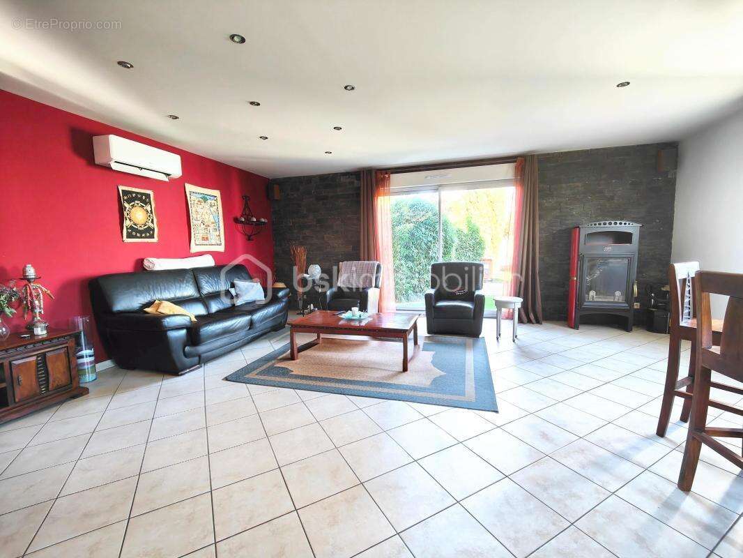 Maison à BAZAINVILLE