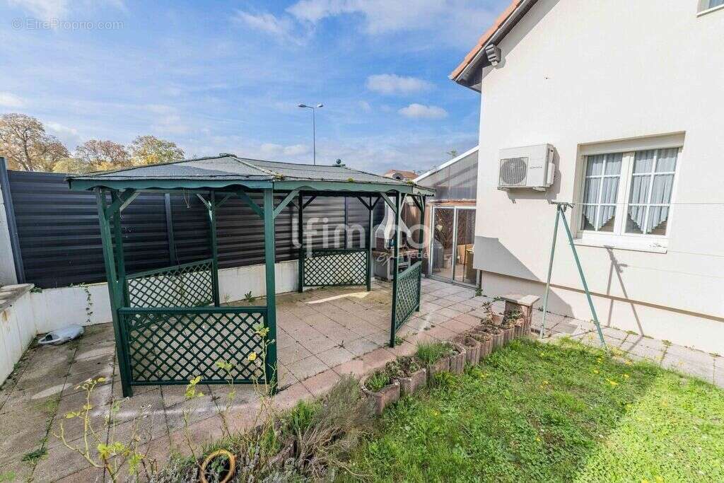 Maison mitoyenne, avec de jolies prestations - photo 11