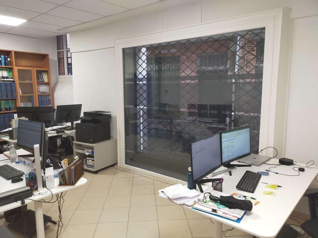 CARMES - Local professionnel de 109m2 avec une cave de 81m2 - 700 000 € - photo 6