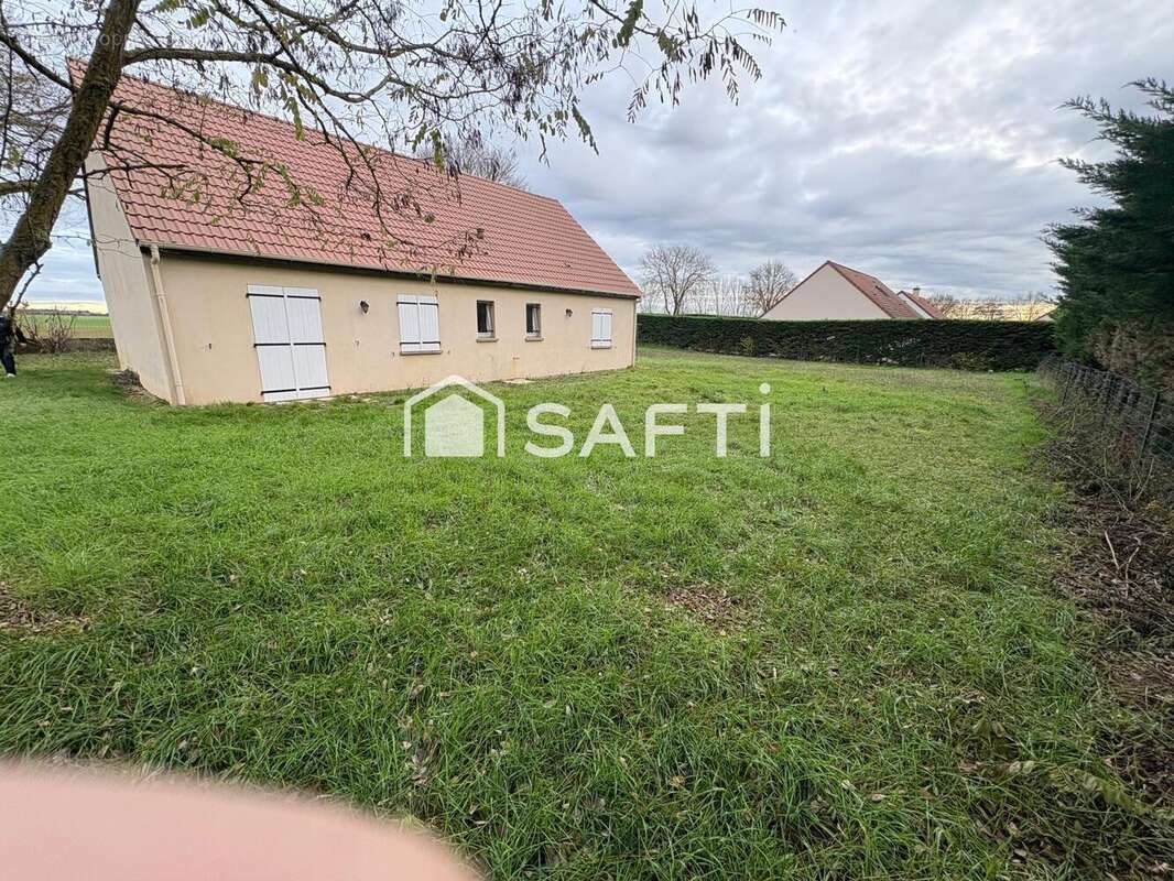 Maison 86 m² à Sennecay  - photo 3