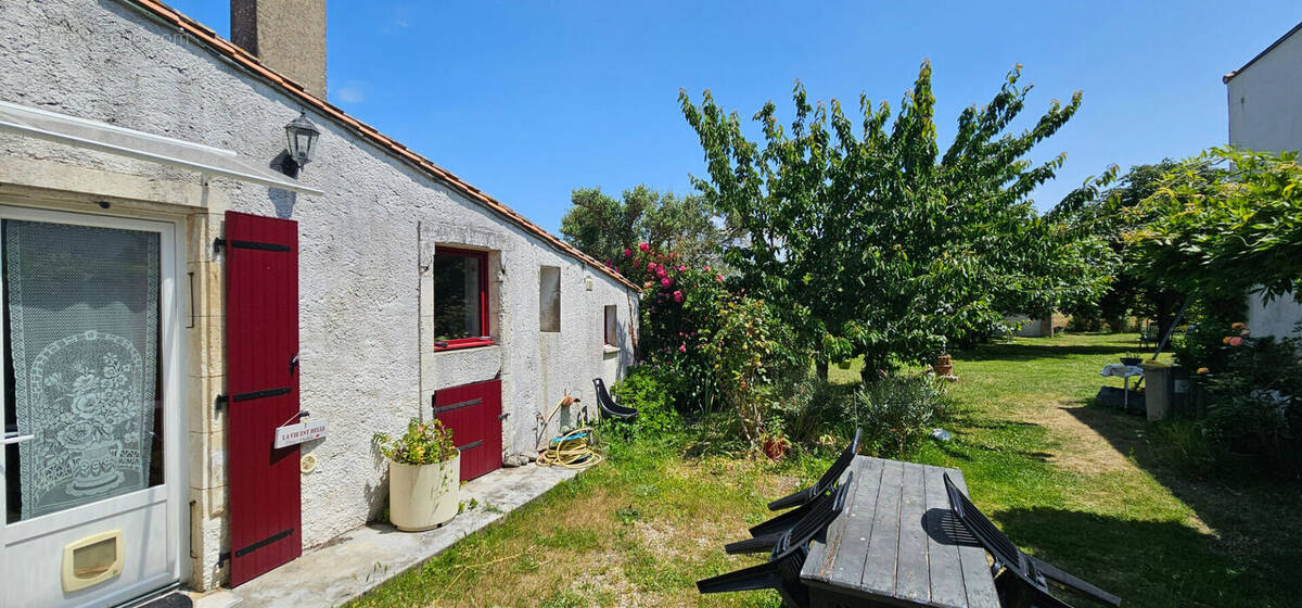 Maison à SAINT-CLEMENT-DES-BALEINES