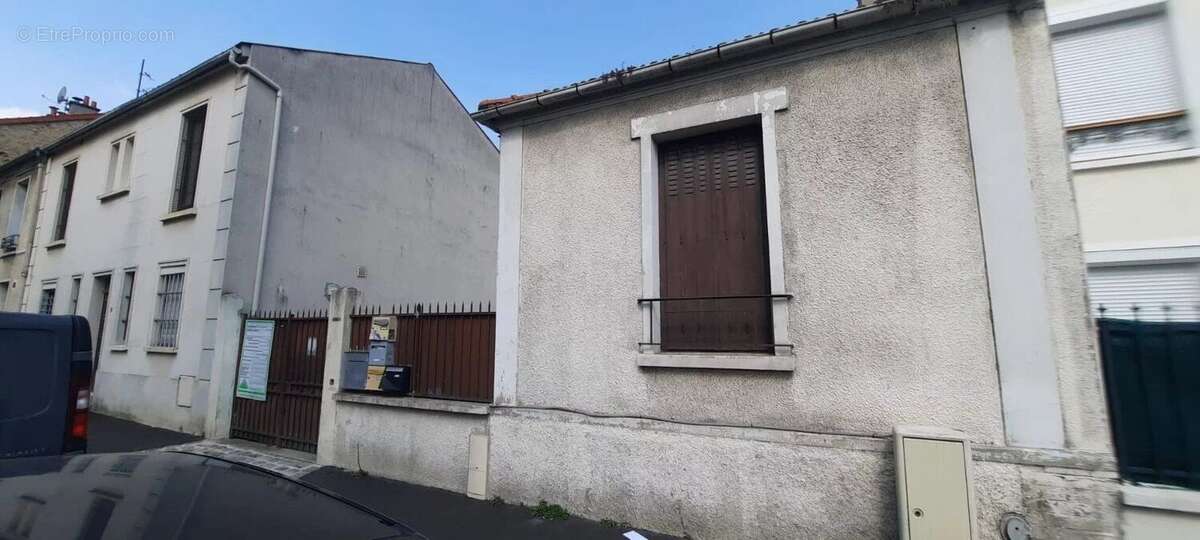 Terrain à MAISONS-ALFORT
