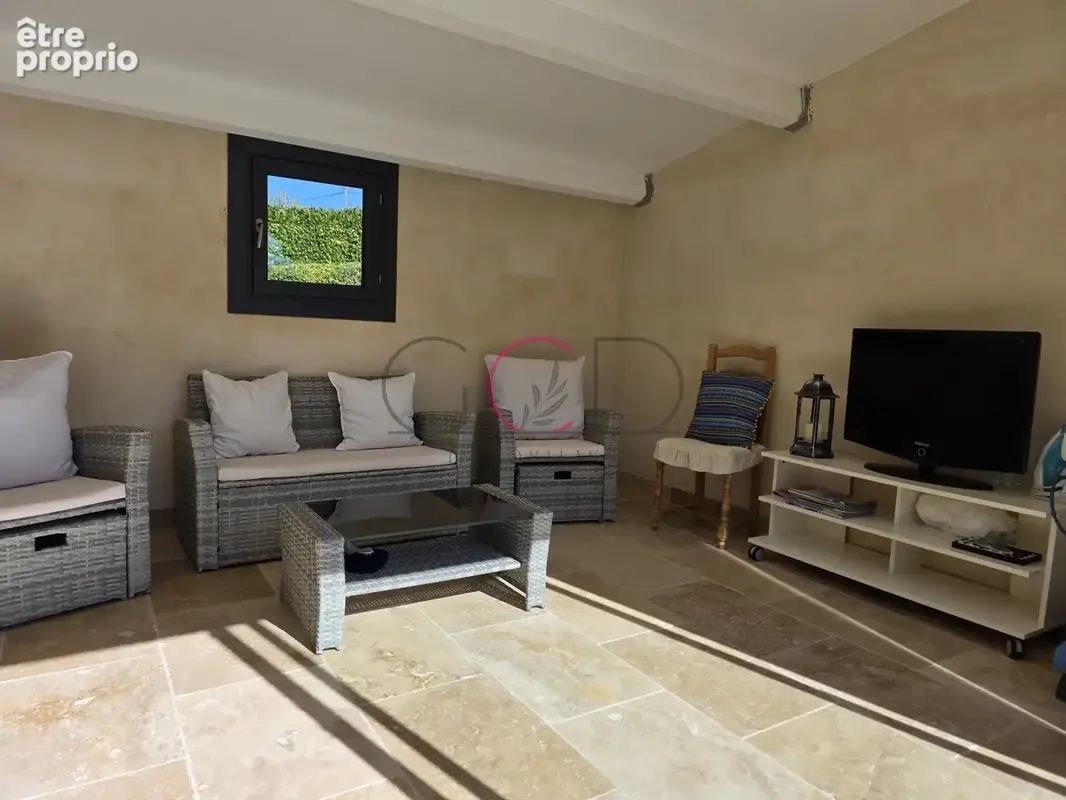Exclusivité   Ansouis (Sud Luberon) : Villa de plain-pied sur parc arboré de 2 950 m2 avec piscine - photo 15
