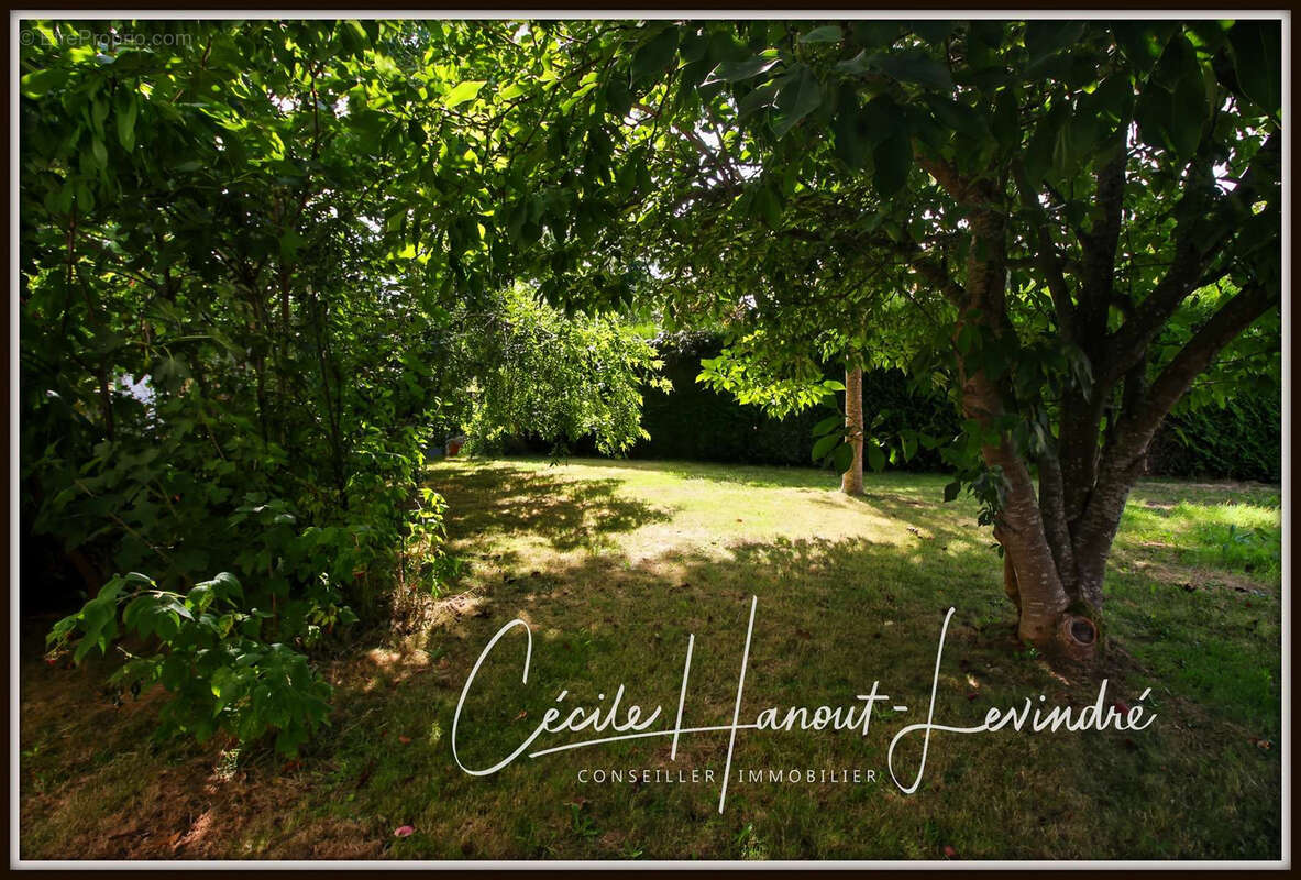 PLEINE-FOUGERES - Plein Bourg - 130 m2 - 4 chambres (dt 1 rdc) avec garage et dépendance - Terrain 777 m2 - photo 18