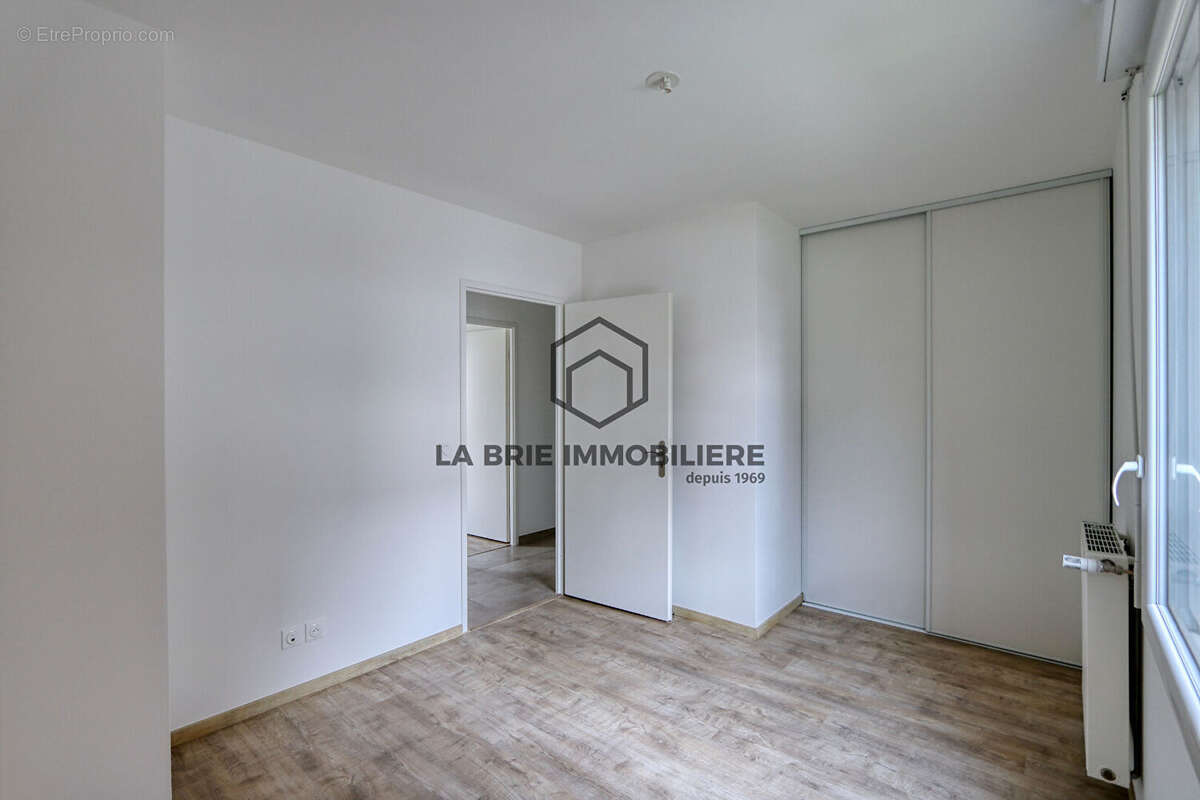 Appartement à EMERAINVILLE