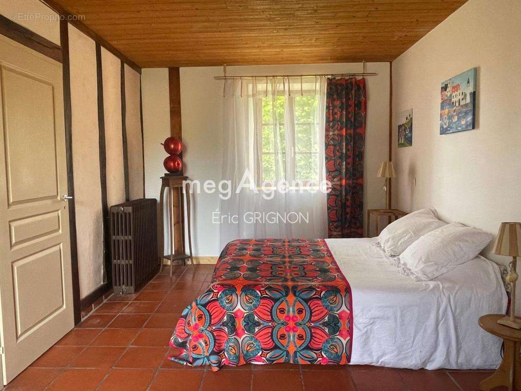 Maison à NIEUL-LE-DOLENT