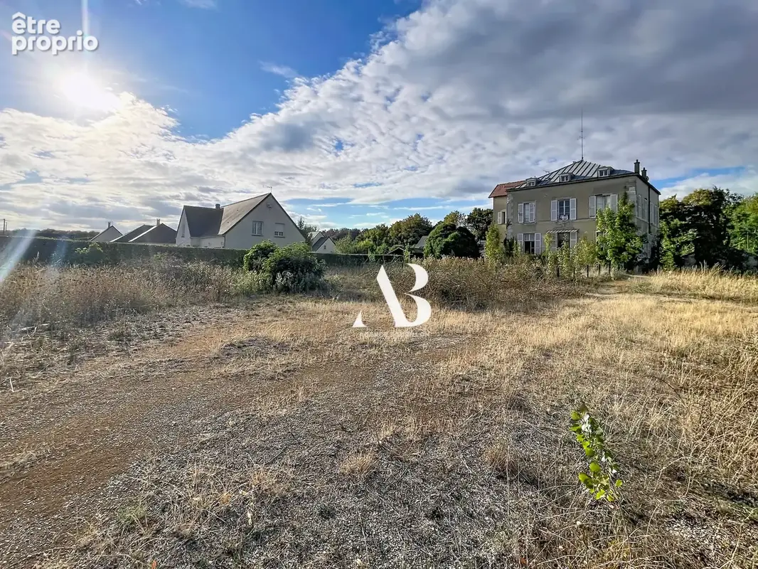 immeuble de 347 m2 sur un terrain de 1047 m2 - photo 2