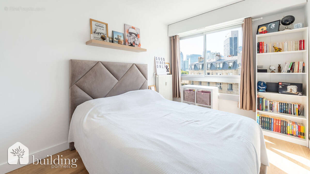 Appartement à COURBEVOIE