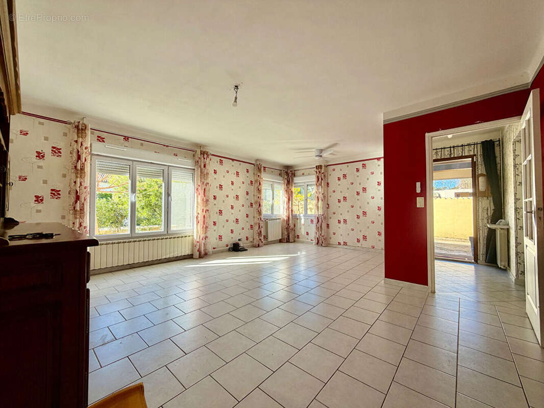 Maison à BAGNOLS-SUR-CEZE