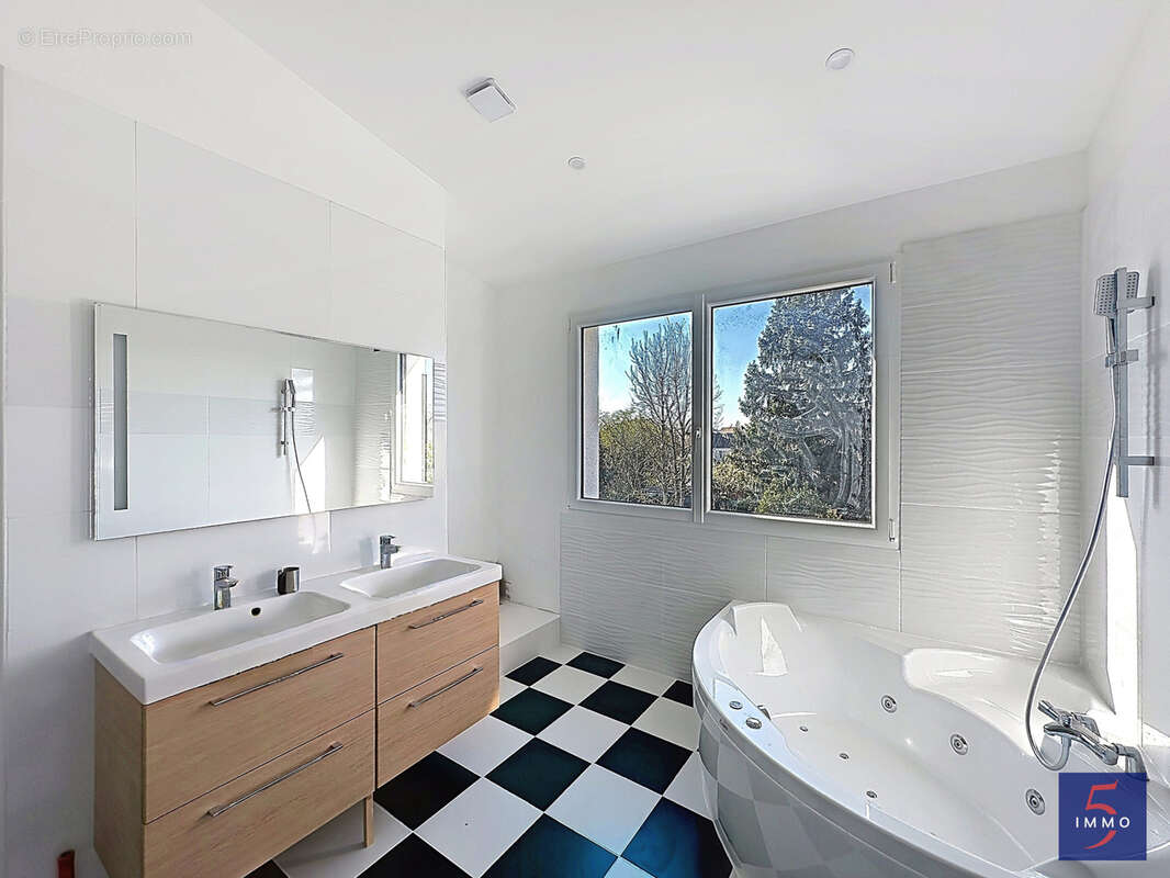 Maison à GOURNAY-SUR-MARNE